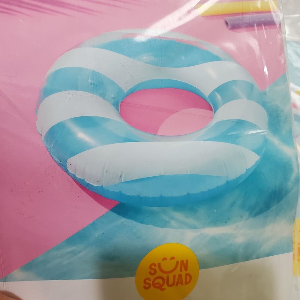 Sun‎ Squad Inflatable Swim Tube 31 in Diameter 9+